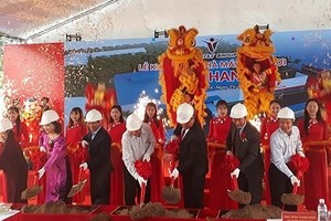 The ground breaking ceremony of Kim Thanh fresh coconut processing plant (Photo: SGGP)