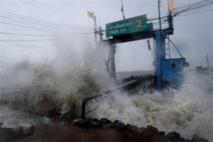 Pabuk tropical storm makes landfall in Thailand on January 4. (Photo: VNA)
