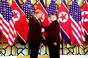 DPRK leader Kim Jong-un (L) and US President Donald Trump met in Hanoi on February 27-28 