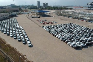 Imported cars at Saigon Premier Container Terminal. (Photo: SGGP)