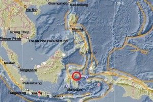 A strong 6.8 magnitude earthquake rocked off Indonesia’s Sulawesi province on April 12 (Photo: mirror.co.uk)