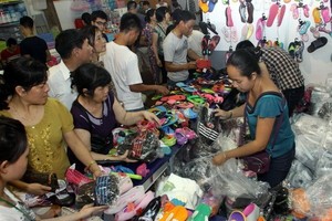 At a Thai goods exhibition in 2016 (Source: VNA)