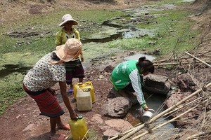 Widespread heat wave upsets residents’ lives in Central Vietnam