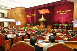 The 10th plenum of the 12th Central Committee of the Communist Party of Vietnam wrapped up in Hanoi on May 18 after nearly three days of working. (Photo: VNA)