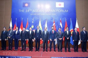 Heads of delegations to the 34th ASEAN-Japan Forum (Photo: VNA)
