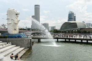 The average income and living standards of Singaporeans in the 2017-2018 period have improved compared to the period from 2012-2013 (Photo: AFP/VNA)