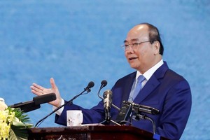 Prime Minister Nguyen Xuan Phuc delivers a speech at the national conference in Nam Dinh province on October 19 (Photo:VNA)