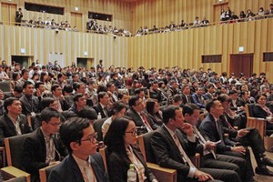 Nearly 1,000 Vietnamese intellectuals who are studying and working in Japan took part in the forum in Tokyo on November 16 (Photo: VNA)