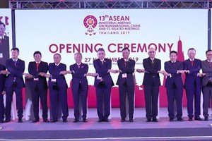 Ministers pose for a group photo (Photo: VNA)