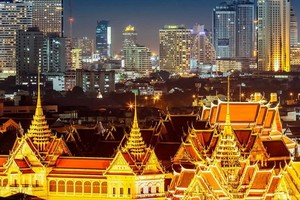 Bangkok by night (Source: smartertravel)