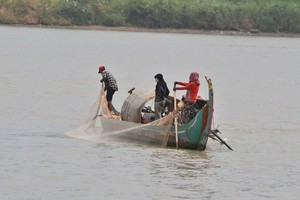On Tonle Sap river (Photo: Khmer Times)