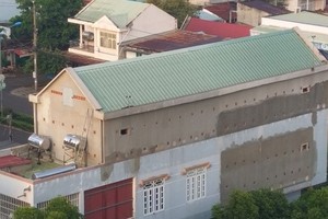 A house that also serves as a bird nest farm in a residential area in Binh Phuoc Province (Photo: SGGP)