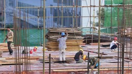 Cambodia considers allowing more foreign workers