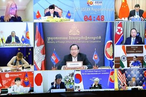 Cambodian Deputy Prime Minister and Minister of Foreign Affairs and International Cooperation Prak Sokhonn (centre) at the 27th ASEAN Regional Forum (Source: information.gov.kh)