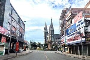 HCMC, southern region lockdown extended by two weeks amid soaring Covid-19 cases
