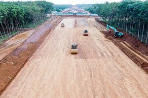 Delays in completion of key transport projects