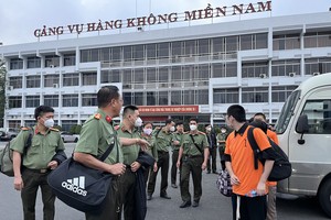 HCMC deports 12 illegally-intruding foreigners