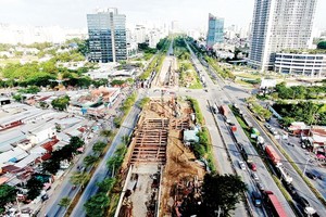 The construction site of the tunnel at Nguyen Huu Tho-Nguyen Van Linh intersection (Illustrative photo: SGGP)