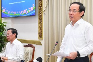 Secretary of the HCMC Party Committee Nguyen Van Nen speaks at the conference. (Photo: SGGP)