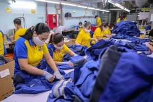 HCMC holds activities to take care of unemployed workers at year-end