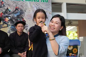 Students in HCMC inspired by Lang Nu's revival