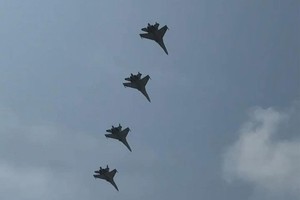 Fighter jets rehearse over Ho Chi Minh City in preparation of Reunification Day