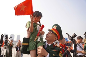 Heartwarming acts shine on April 30 grand celebration