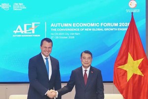 Prime Minister urges WEF to strengthen investment links with Vietnam