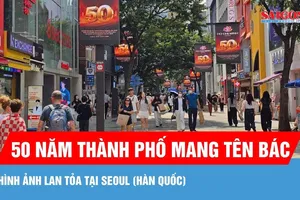 Trung tâm Seoul: Hình ảnh kỷ niệm 50 năm Thành phố mang tên Bác được phát trên các màn hình lớn