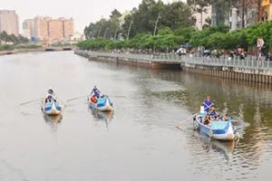 Các tour du lịch đường thủy đang được phát triển tại TPHCM