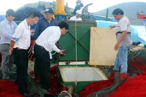 Tổng cục Hậu cần - Bộ Công an cam kết sẽ chỉ đạo các cơ sở đóng tàu thay lại máy, vỏ thép,  thiết bị mới trên các tàu vỏ thép bị hư hỏng ở Bình Định. Ảnh: NGỌC OAI