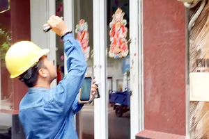 Ghi chỉ số tiêu thụ điện của khách hàng bằng cách thủ công sẽ chấm dứt khi ĐKĐTĐX được lắp đặt