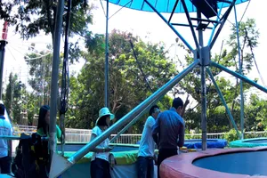 Trò chơi siêu nhún, nơi xảy ra sự cố