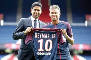 Neymar đến PSG với bản hợp đồng 222 triệu EUR: Sự “điên khùng” hợp lý