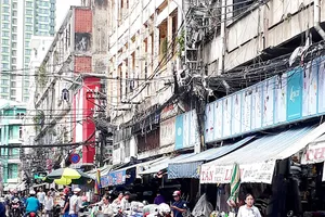  “Mạng nhện” điện vây chợ vải Soái Kình Lâm