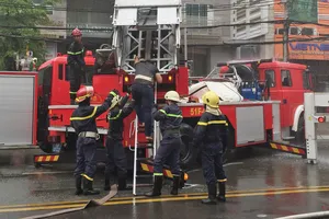 Quận 1: Diễn tập xử lý cháy nổ, tìm kiếm cứu nạn