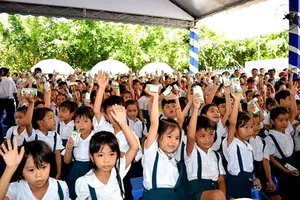 Chủ tịch nước đề nghị tăng cường kiểm tra, giám sát thực hiện việc chăm sóc và bảo vệ trẻ em