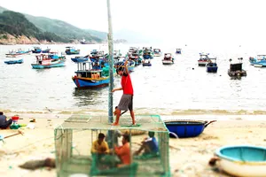 Cuộc sống nơi Ghềnh Ráng hôm nay đã đổi khác, dù vẫn biệt lập với TP Quy Nhơn        Ảnh: NGỌC OAI