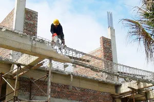 Tháo dỡ công trình vi phạm chỉ giới