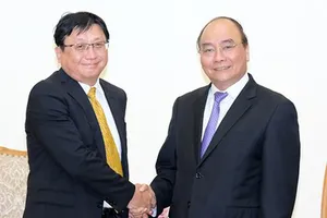 Thủ tướng Nguyễn Xuân Phúc tiếp ông Masayoshi Fujimoto, Chủ tịch Tập đoàn Sojitz (Nhật Bản). Ảnh: VGP