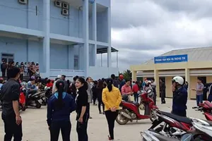 Hàng trăm giáo viên hợp đồng ở huyện Krông Pắk bức xúc khi nghe tin  sẽ bị cắt hợp đồng giảng dạy