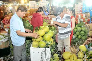 Tiểu thương giám sát chất lượng hàng hóa tận gốc