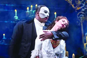 Bóng ma trong nhà hát sẽ được  diễn bằng tiếng Trung  