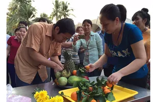 Công nhân Công ty Thực phẩm Cầu Tre thích thú  với ngày hội văn hóa của công ty