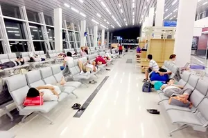 Mạnh tay với chậm, hủy chuyến bay