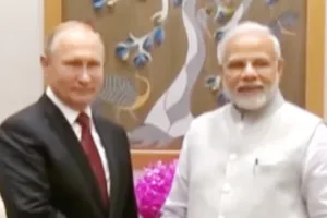 Tổng thống Nga Vladimir Putin và Thủ tướng Ấn Độ Narendra Modi.
