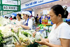 Hệ thống siêu thị Co.opmart tăng cường liên kết với các tỉnh/thành để đưa đặc sản  địa phương vào hệ thống phân phối