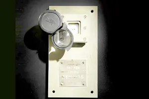 3 mẫu đá từ Mặt trăng giá 855.000 USD