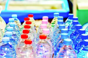 Nhật Bản cấm sử dụng đồ nhựa tại căn tin các cơ quan chính phủ