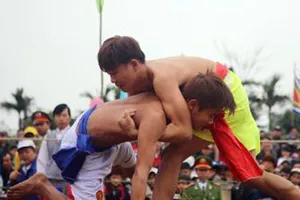 Tưng bừng hội vật cổ nhất miền Trung